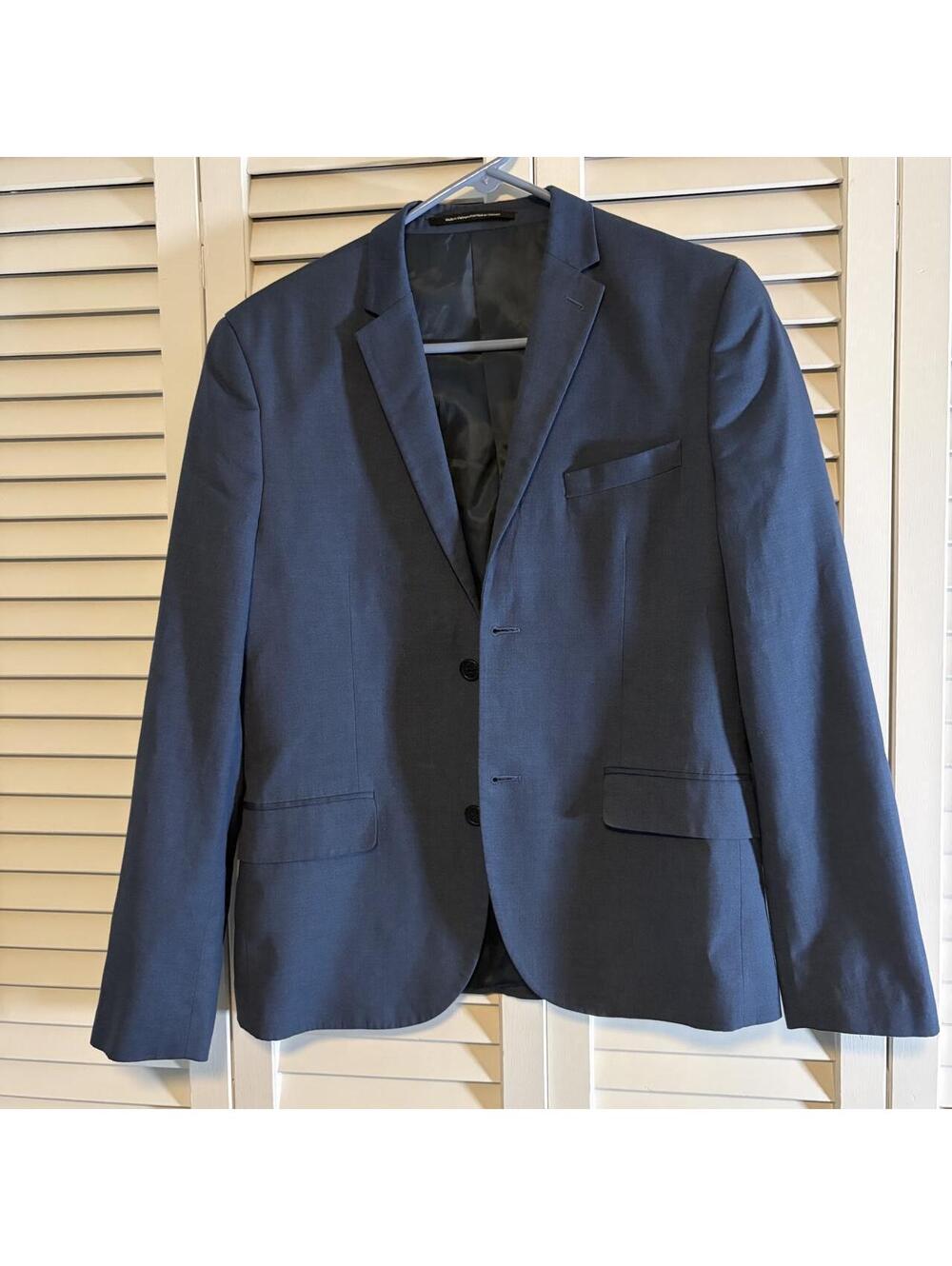 H&M Men's Navy and Blue Tailored-jacket